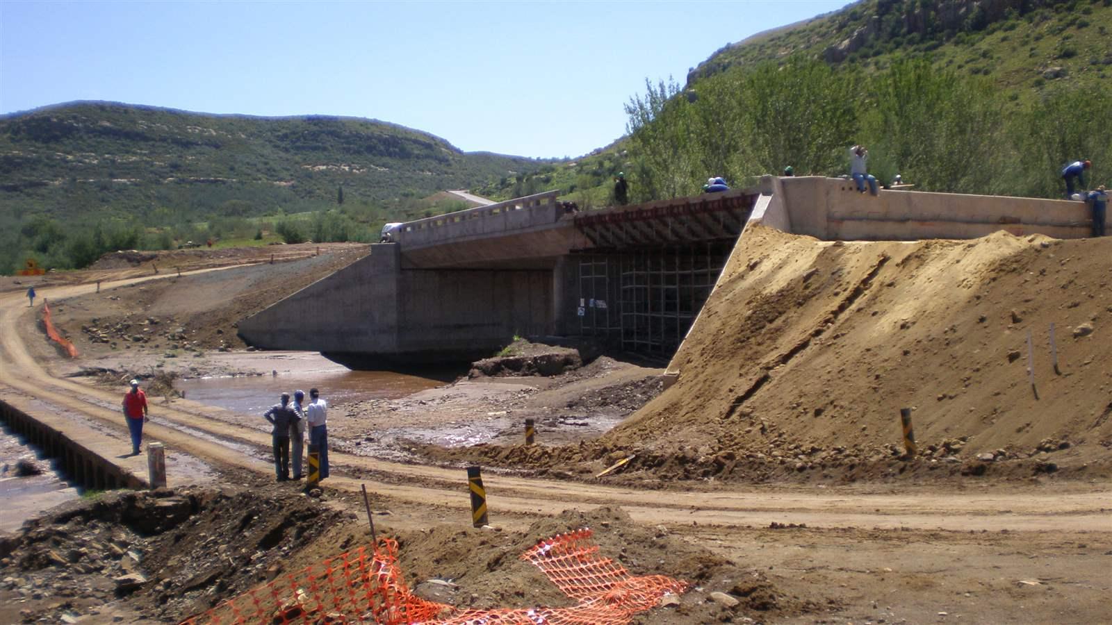 MCA Metolong Dam bridge construction